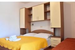 Apartmaji Stone  Tučepi  Apartma 4 – A2+3 -103 foto 3