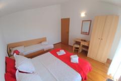 Apartmaji Silva Tučepi Apartma 1 – app 3+2 foto 5