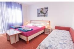 Apartmaji Vanja Tučepi Soba 4 – 3+2 foto 1