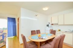 Apartmaji Zelic Tucepi Apartma 1: (4+2) – Blue Apt foto 5