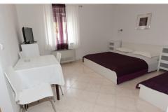 Apartmaji DIANA Apartma 2 – 2 A2+1 foto 2