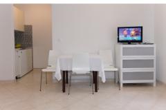 Apartmaji DIANA Apartma 2 – 2 A2+1 foto 3