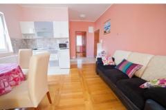 Apartmaji Iris Apartma 2 – rozi foto 4