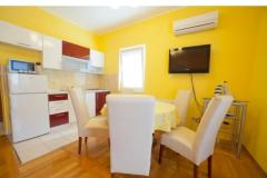 Apartmaji Iris Apartma 3 – žuti foto 2