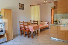 Apartmaji Pešut Apartma 1: (2+3) – prizemlje1 foto 4