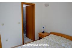 Apartmaji Anita Apartma 2 – South-east foto 4