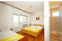 Love Zaostrog Apartma 1 – Friends foto 1