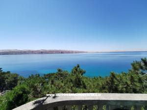 Beachfront Apartmaji Carlo