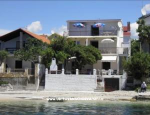 Apartmaji Mikulandra na plaži