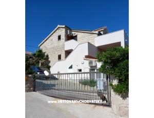 Apartmaji Mariva 
