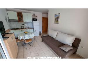 Apartma Lovor
