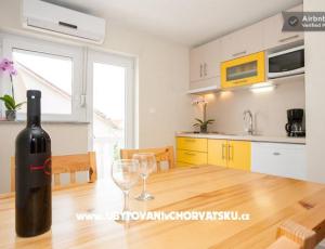 Apartmaji Jadranovo