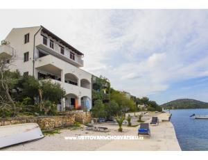 Adria Maja Apartmaji Peljesac