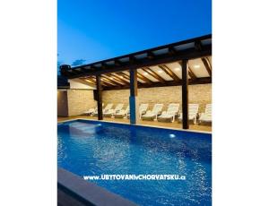 Villa Robert 2 z bazenom Cesarica