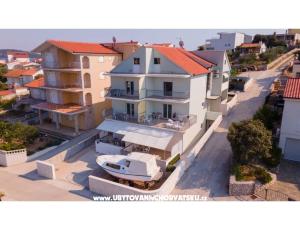 Apartmaji Petra 
