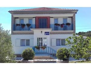 Apartmaji A.Jelovčić