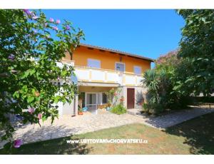 Apartma Mirabel