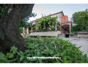 Apartmaji Adriana