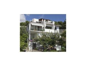 Apartmaji Mira