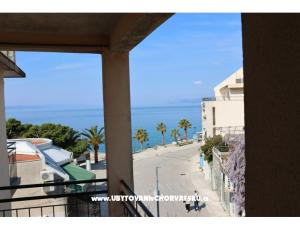 Beachfront Apartma Marin