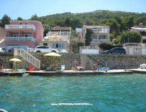 Apartmaji 7 m od mora