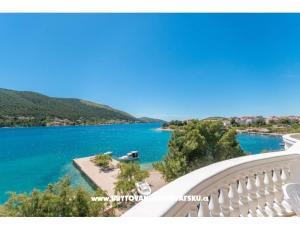 Apartmaji Bonaca - Prvi red do mora