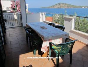 Mezaroca Apartmaji