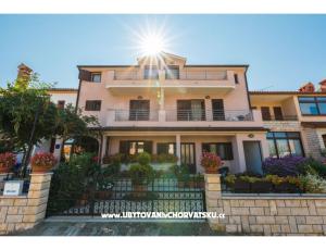 Apartmaji Kamelia