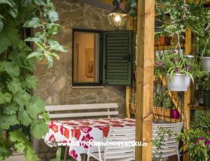 Apartmaji Brodarica Gaj