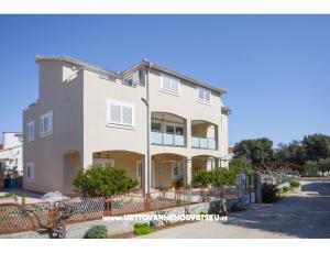Apartmaji Sharo