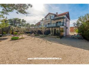 Apartmaji Villa Agape Vir