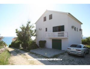 Apartma Karla