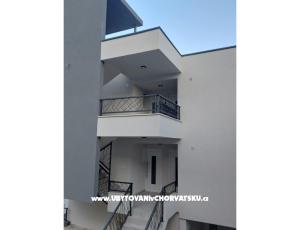 Apartmaji Bevanda Zaostrog