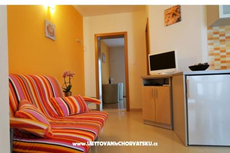 Apartmaji Harmonija Baška Voda Hrvaška