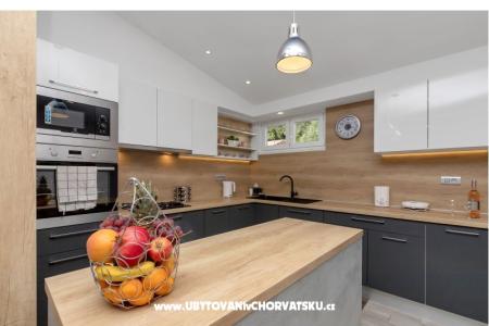 Apartma Rose Baška Voda Hrvaška