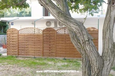 Apartmaji Baška H2O Baška Voda Hrvaška