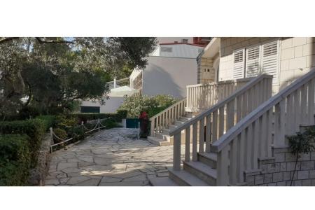 Vila Cvitanovic **** – Baška Voda Hrvaška