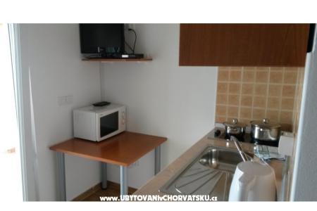 Apartmaji na plaži 'BRALIC' foto 3