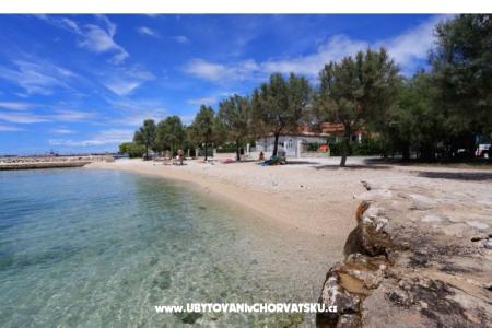 Apartmaji na plaži Bibinje Hrvaška