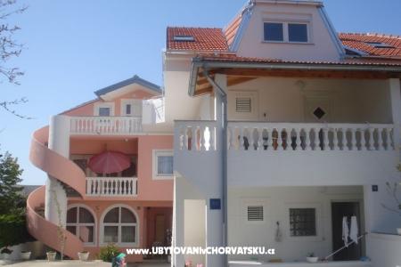 Apartmaji Goge Biograd Hrvaška