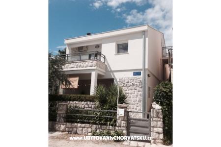 Apartma Aquarelle Blace Hrvaška