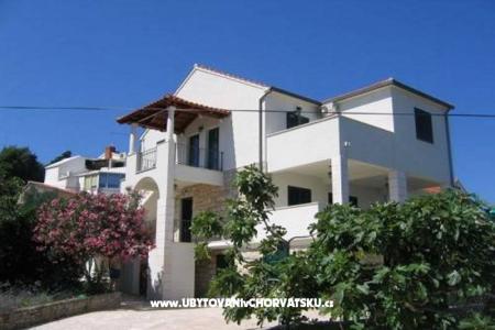 Apartmaji Karampija otok Brač Hrvaška