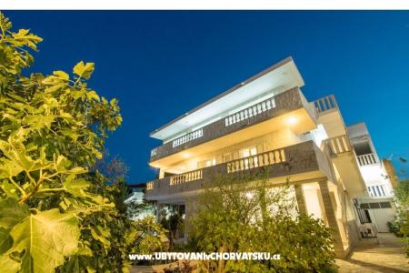 Apartmaji Silva otok Brač Hrvaška
