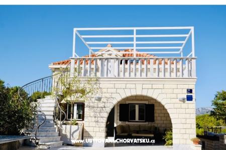 Apartmaji Tonika otok Brač Hrvaška