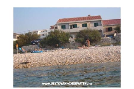 Apartmaji villa Iva otok Brač Hrvaška