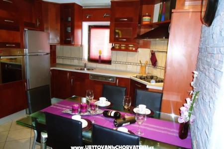 Apartmaji  " Neppa " foto 4