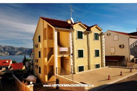 Apartmaji Karlena otok Brač Hrvaška