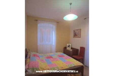 Apartmaji Leona otok Brač Hrvaška