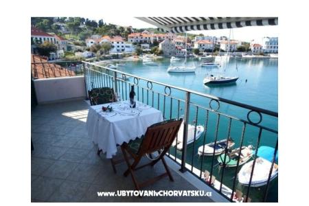 Direct at sea otok Brač Hrvaška