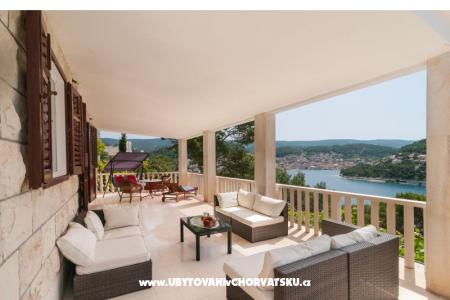 Vila Punta – otok Brač Hrvaška